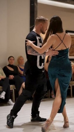 Street Tango. Павел Собирай и Василиса Листкова #танго #тангонуэво #неотанго #танцы
