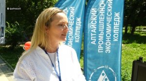 Ярко, красочно и с пользой: в Барнауле прошла ярмарка трудоустройства