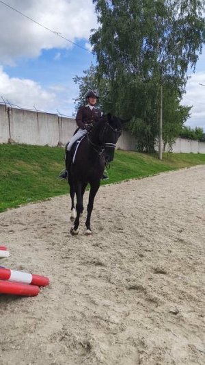 Оксана Новикова на Дольче Вита, разминка перед стартом, средний приз.