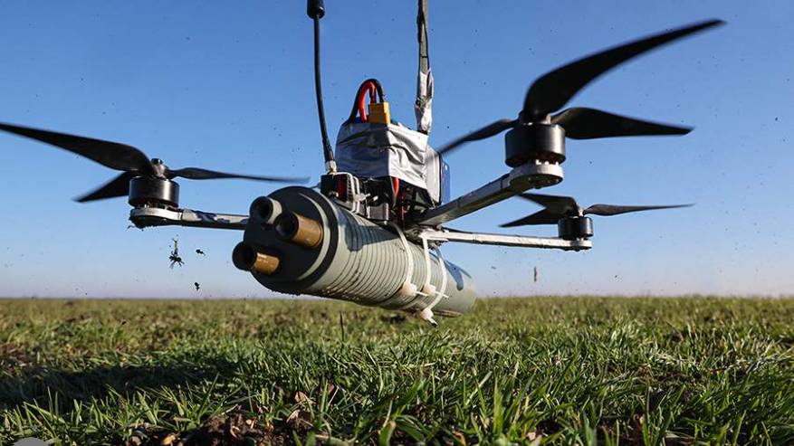 Расчеты FPV-дронов уничтожили пункты временной дислокации и бронетехнику ВСУ