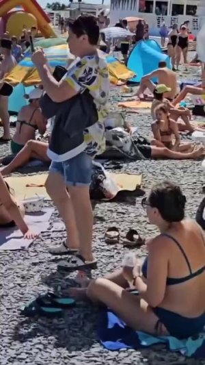 В Анапе люди стоят на головах