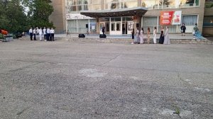 Выпускники на празднике День молодёжи