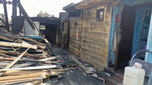 Многодетная семья в Бурятии вынуждена жить в сгоревшем доме