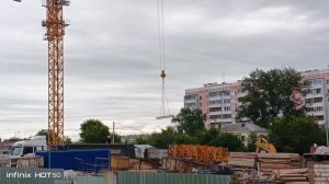 мы с Альбиной почти дошли до Пирогова и красота нашего жд района