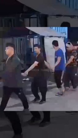 Тем временем в Иране проходят рейды против афганских мигрантов.