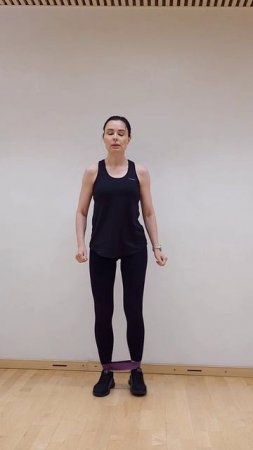 Выпад - приседание с резинкой (дом)