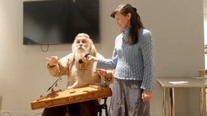 гусляр Любомир выступает на выставке в Новой Третьяковке "Первозданная Россия"