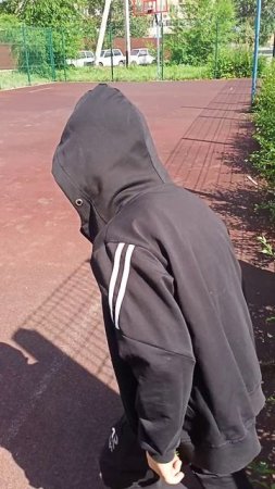 Тот самый алкаш который зашёл на поле