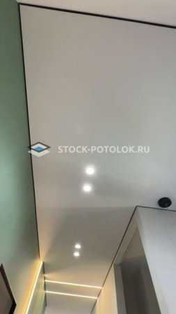 Дышащий тканевый натяжной потолок в прихожей. stock-potolok.ru  #натяжные_потолки