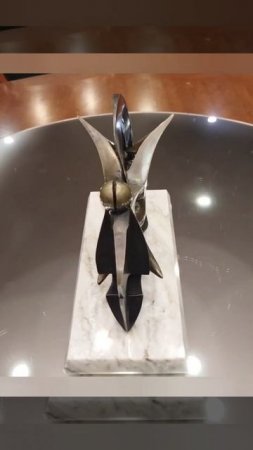 Авангардная скульптура "Похищение Европы"