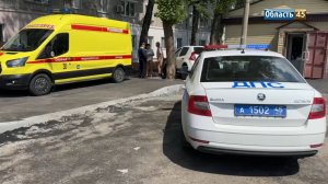 Водитель Renault на Дзержинского сбил пешехода. 3 ВИДЕО. КУРГАН 1.07.2025