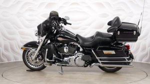 Harley-Davidson Electra Glide vin 5HD1FF4E7AB615198