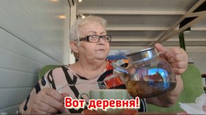 Пока окрошку приготовишь - с голоду помрёшь, поэтому едим картоху в мундирах.