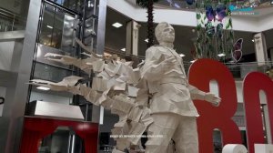 Склеенные из собственных произведений. Как петербуржец Илья Гурко создает скульптуры из бумаги