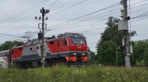ЭЛ3К-489 с поездом Петербург - Владикавказ  поехал на Кавказ.