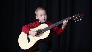 Русская народная песня "Как под горкой" (исп. Костичев Степан, 6 лет)  Гитара