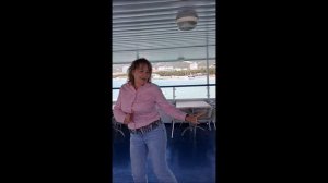 Танцуют все!