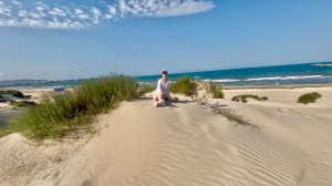 Анапа. Июнь 2025 год. Фонтаны. Река Анапка. Парк Джунгли. Песок, барханы  на пляже Джемете.