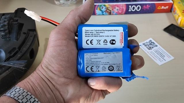 Робот-пылесос внезапно умер... Просто поменяйте аккумулятор!!!