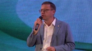 Лучших выпускников Каменска-Уральского наградили медалями за особые успехи в учебе