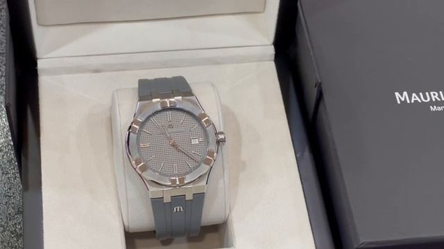 Часы наручные Maurice Lacroix AI6008-SS000-230-2