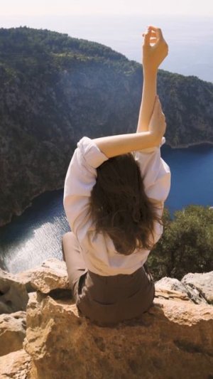 Аффирмация: Все роли важны , но ни одна из них не заменит тебя.
