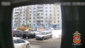 Полицейские УМВД России по Дмитровскому г.о. задержали иностранку, подозреваемую в краже денег