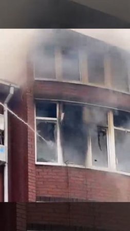 В Таганроге пожар в квартире многоэтажке на пересечении 7-го Нового переулка и Литейной улицы.