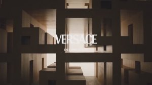 Показ коллекции Versace осень-зима 2021-2022