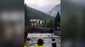 На севере Италии после ливней горные реки вышли из берегов и затопили город