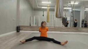 делаю зарядку на гамаках