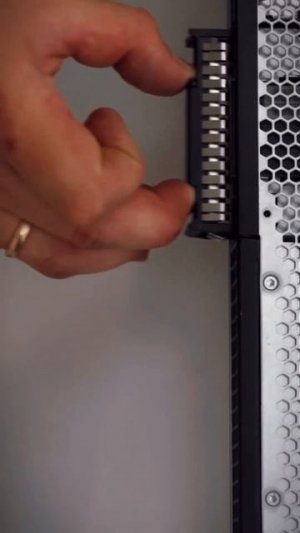 В наличии сервер HPE PROLIANT DL360 GEN9 8SFF