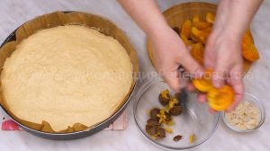 Быстрый и вкусный пирог с абрикосами и миндалем! Тесто за 5 минут + выпечка!