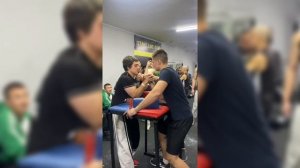 Соревнования по армрестлингу 
Казахстан