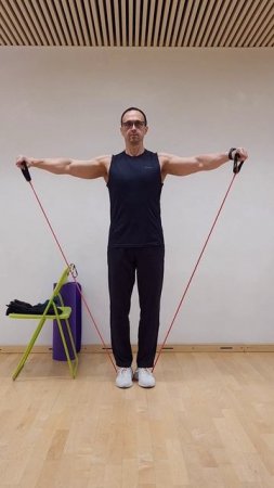 Отведения рук с эспандером стоя (дом)