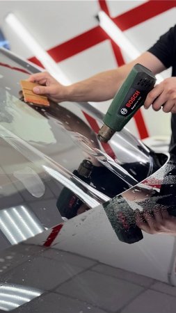 Забронировали лобовое стекло Porsche Cayenne