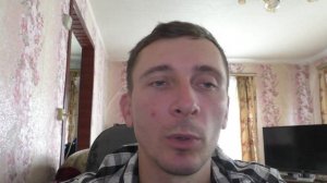 Почему в динамике телефона что то скрипит трещит?