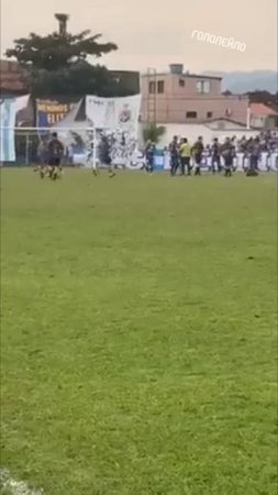 Судью арестовали, когда он показал желтую карточку #футбол #football