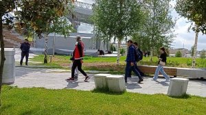 Парк Зарядье Москва "Стеклянная кора" на холме концертного зала Зарядья  на 8, 5 тысяч кв. метрах
