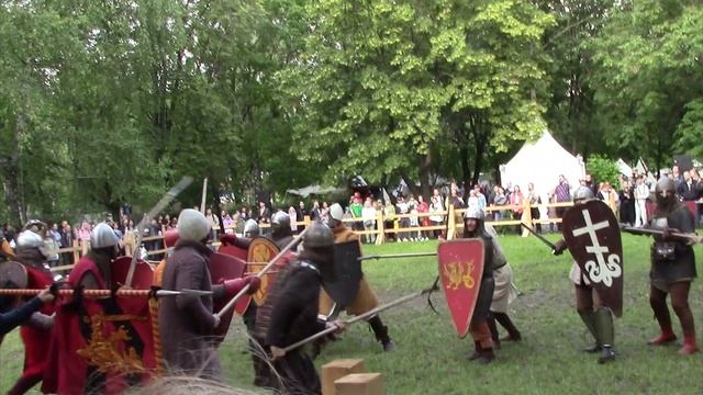 Средневековый бугурт. Фестиваль Времена и Эпохи 2025. Русь XIII век
