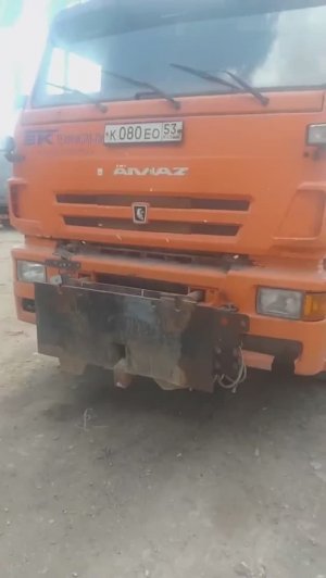 Бывалый трудяга самосвал КАМАЗ-6520