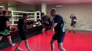 👀Отработка передвижения назад, контратака при помощи режущих ударов 🔪