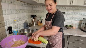 Надя Новикова. Огород радует, кухня пахнет, двор под контролем
