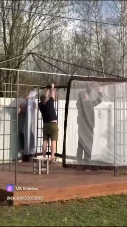 Давай купим домик в деревне.