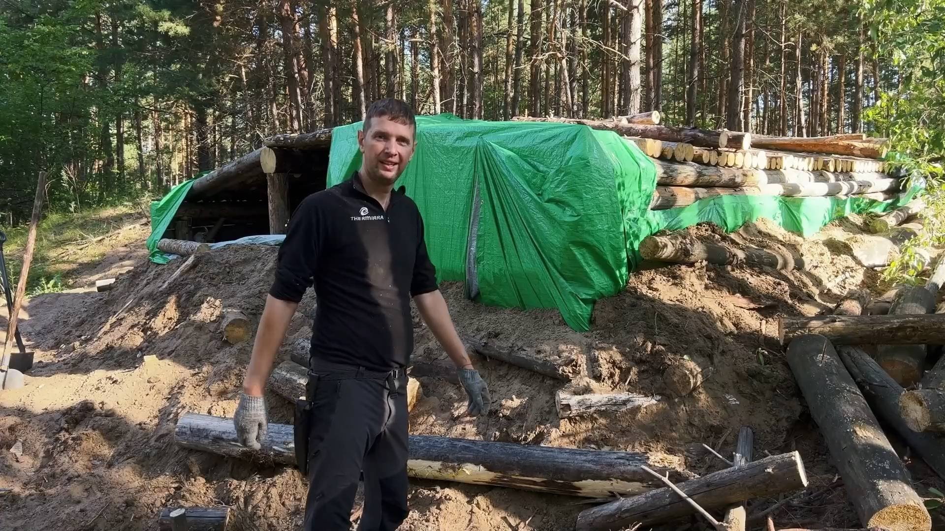 Строим огромный дом под землей. Находка в лесу. Комфортная ночевка