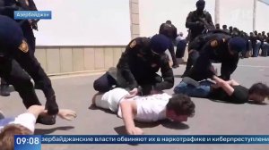 Появились кадры из зала суда Баку с арестованными россиянами