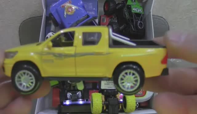 Детские машинки из серии "Дорожный герой".