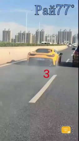 Владелец Ferrari спалил свой суперкар на китайской магистрали