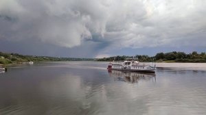 Катерок и грозовое небо
