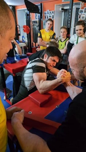 Сильный амрестлер с непобедимой левой. Клуб Лидер. Тренер Антон Минаев